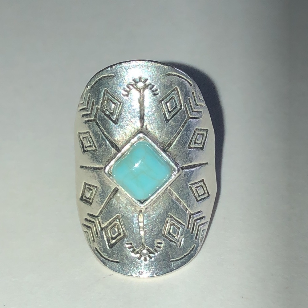 Size 4.5 Faux Turquoise Stone Silver Tone Statement Ring - Picture 2 of 6